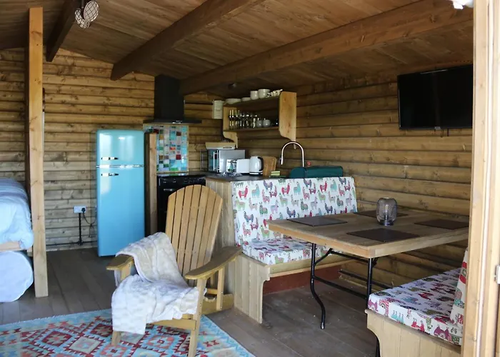 Knapp Farm Glamping Lodge 1
