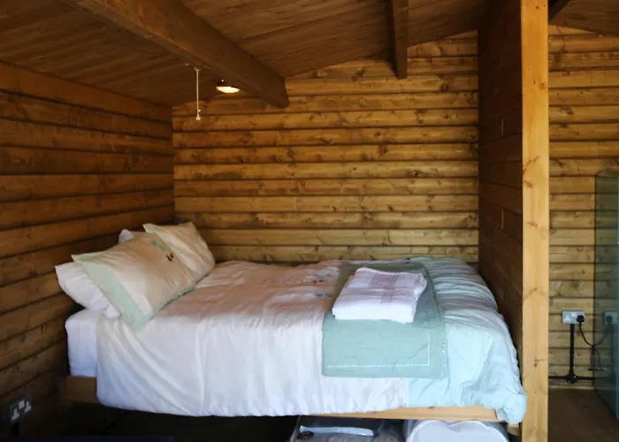 Knapp Farm Glamping Lodge 1
